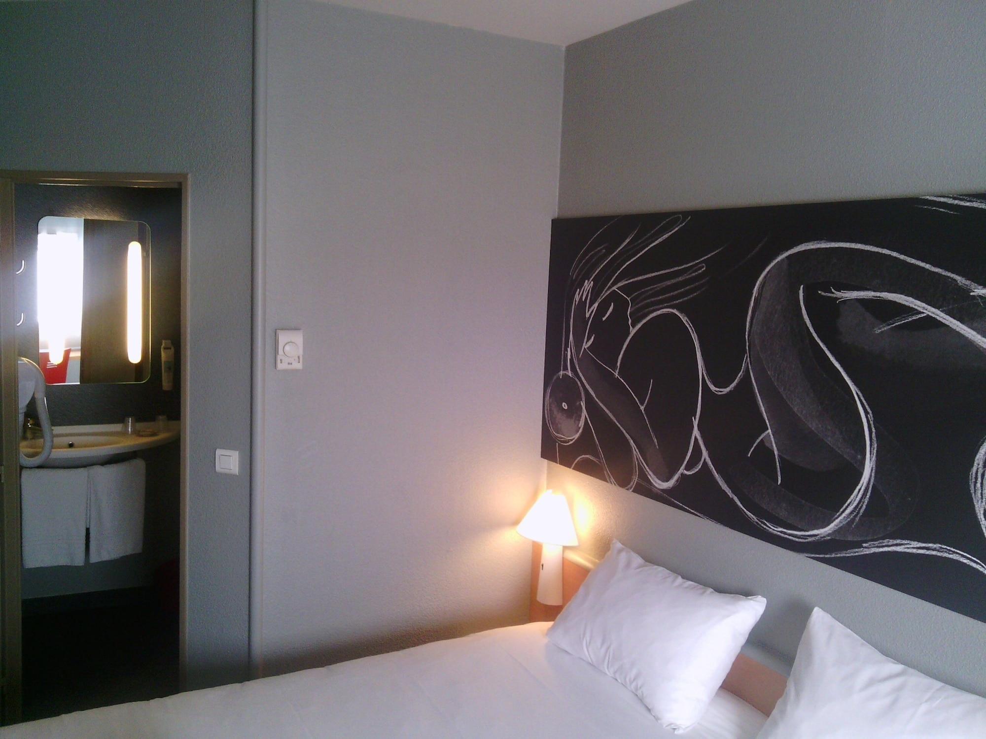 ibis Orange Sud Hotel Bagian luar foto