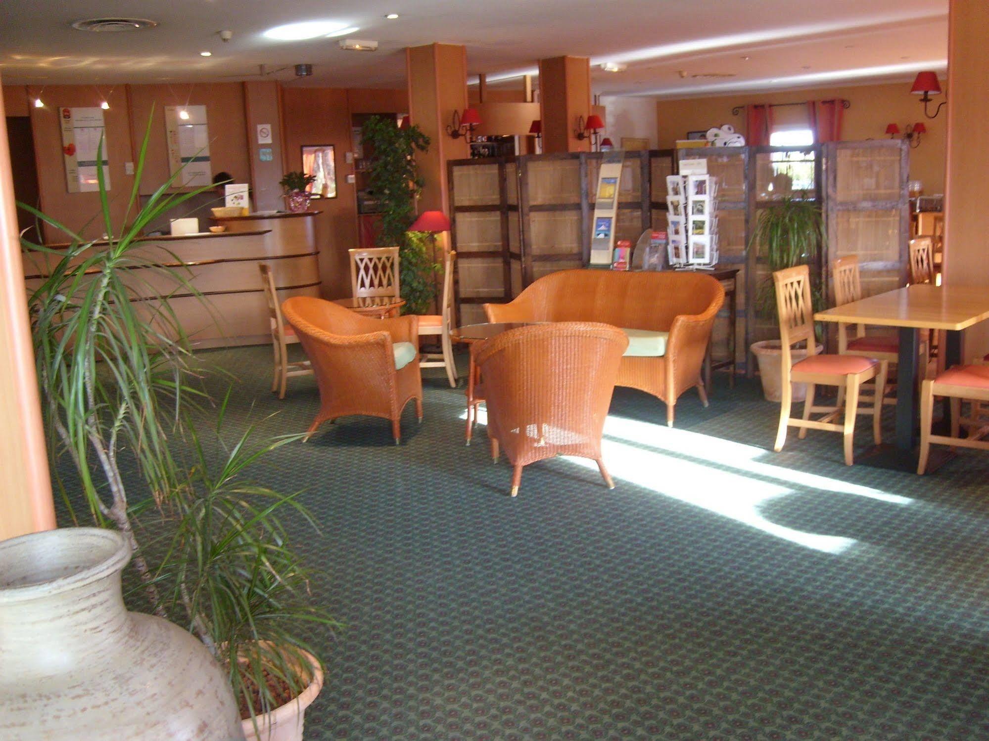 ibis Orange Sud Hotel Bagian luar foto